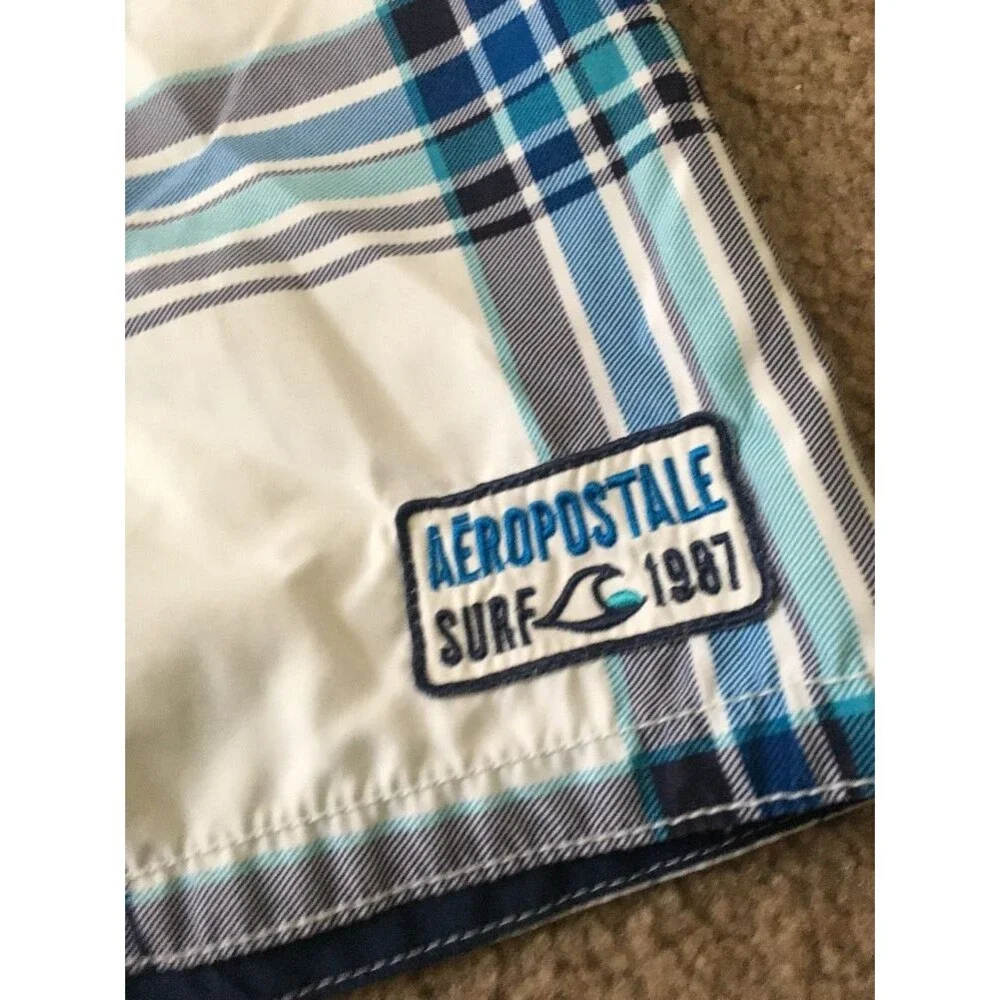 Aeropostale Bermuda Shorts Mens Size 34 Blue Whitwe Plaid Regular Fit